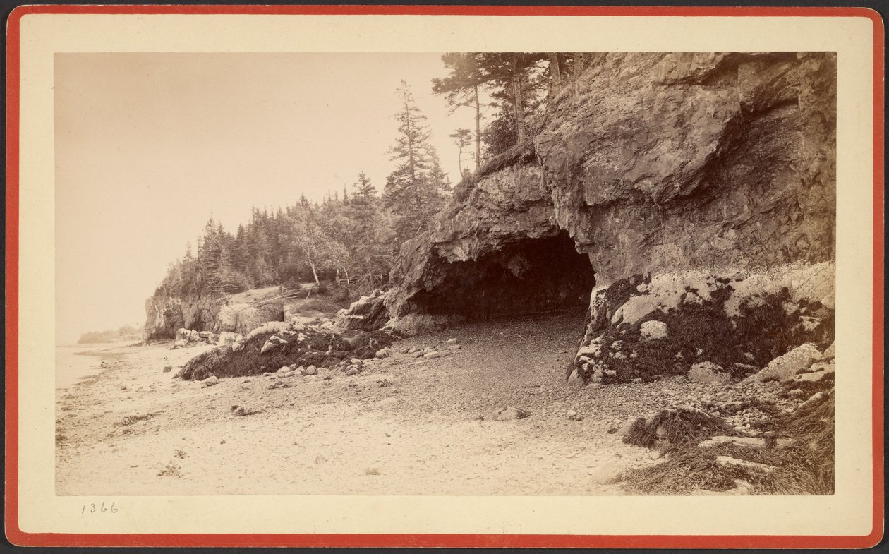 [Jaskinia, prawdopodobnie w Mt. Desert, Maine]. autorstwa S.R. Stoddard