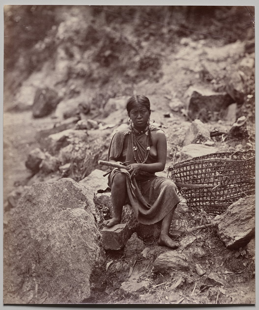 Lepcha Woman (number 1908) autorstwa Samuel Bourne