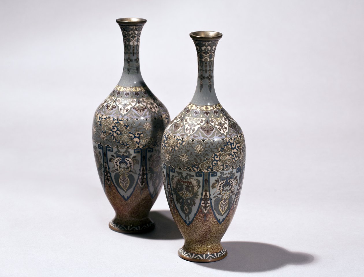 Dwie wazony cloisonne autorstwa Japanese School