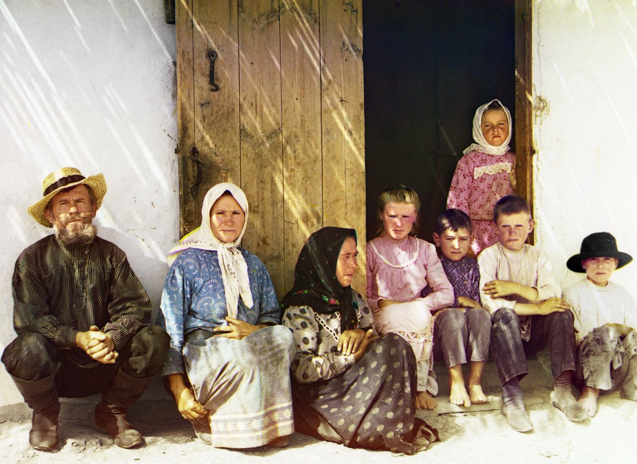 Mugan: rodzina osadników z dziećmi, Grafovka, Imperium Rosyjskie, w latach 1905-1915 autorstwa Sergey Prokudin Gorsky