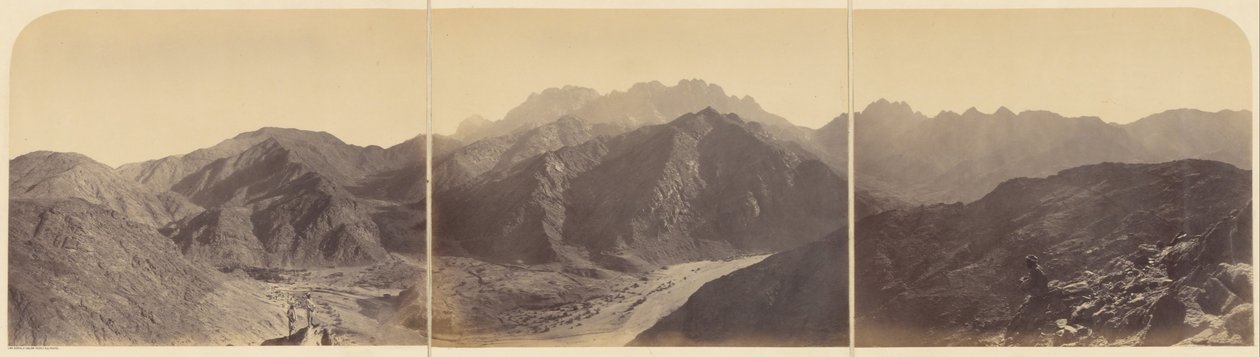 Jebel Serbal z Jebel Tahuneh autorstwa Sgt. James M. McDonald