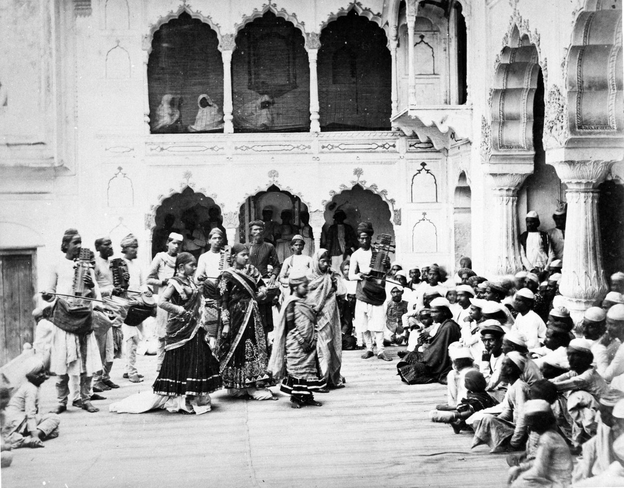 Nautch, Delhi ok. 1863 r. autorstwa Shepherd and Robertson
