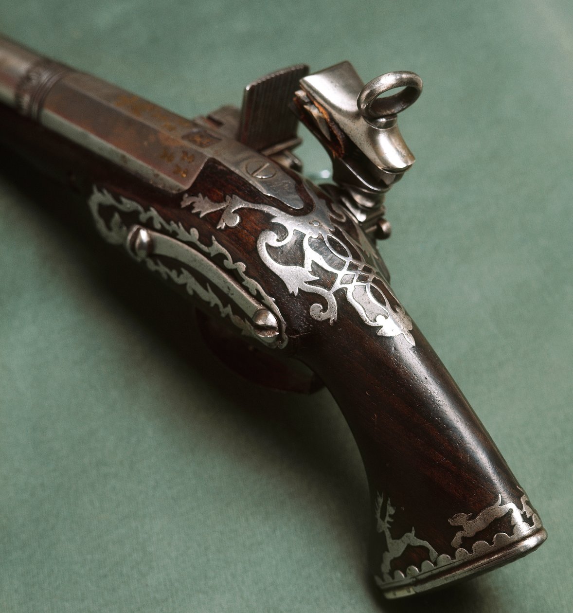 Stary pistolet autorstwa Spanish School