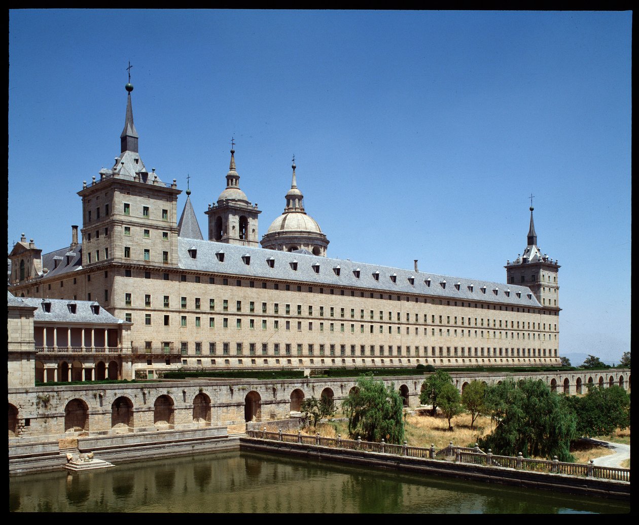 Widok klasztoru i siedziby królewskiej autorstwa Spanish School