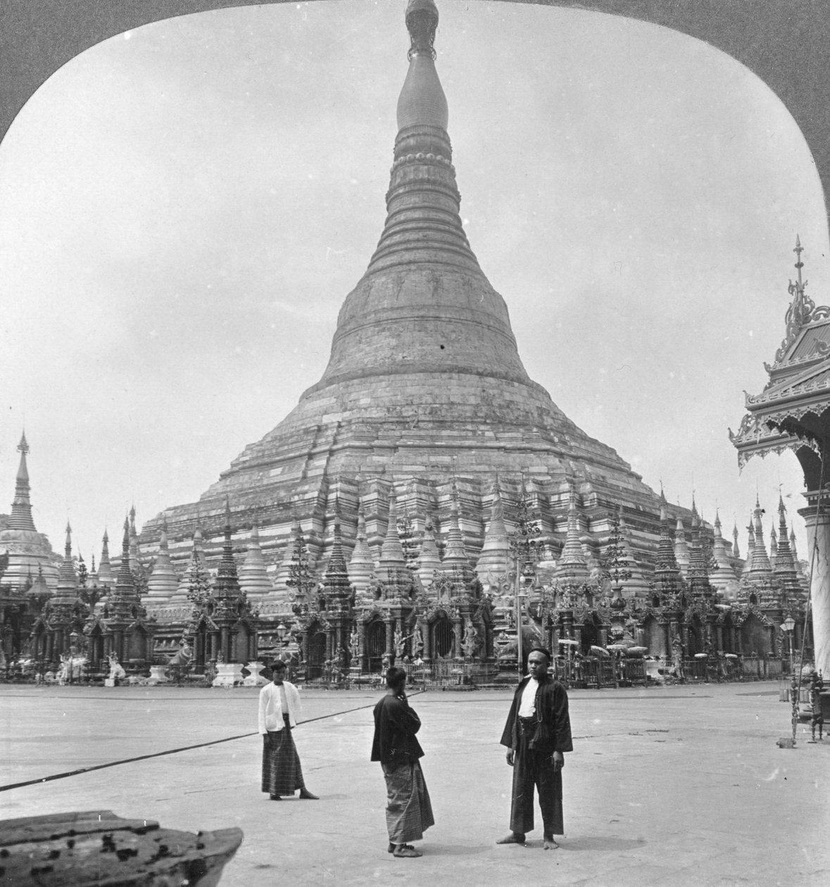 Pagoda Shwedagon, Rangun, Birma, 1908 autorstwa Stereo Travel Co