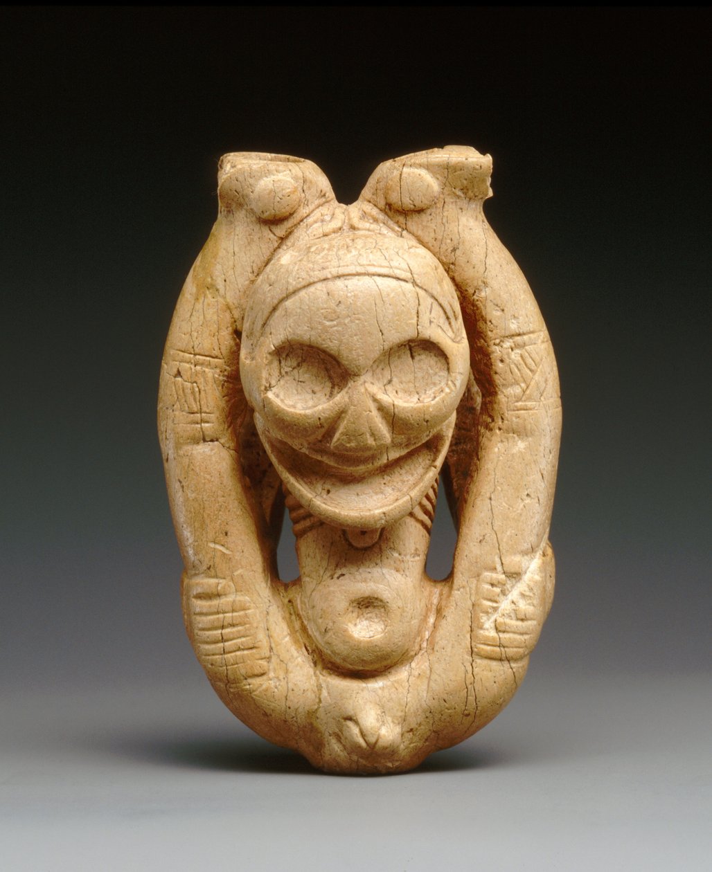 Inhalator Cohoba (kość manata) autorstwa Taino Culture