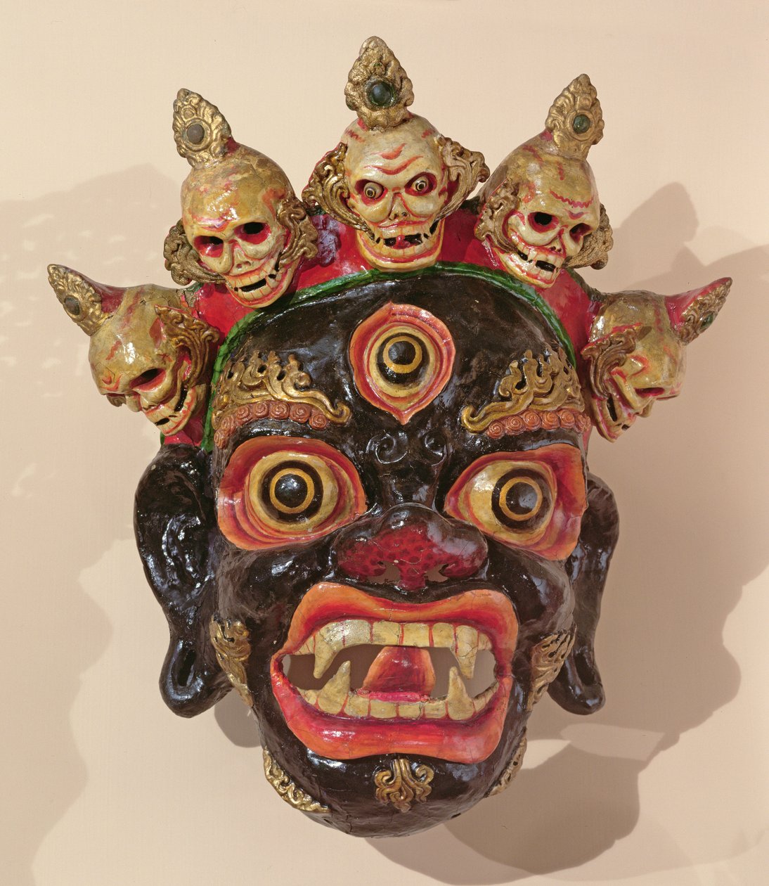 Maska taneczna Mahakala (malowane drewno) autorstwa Tibetan School