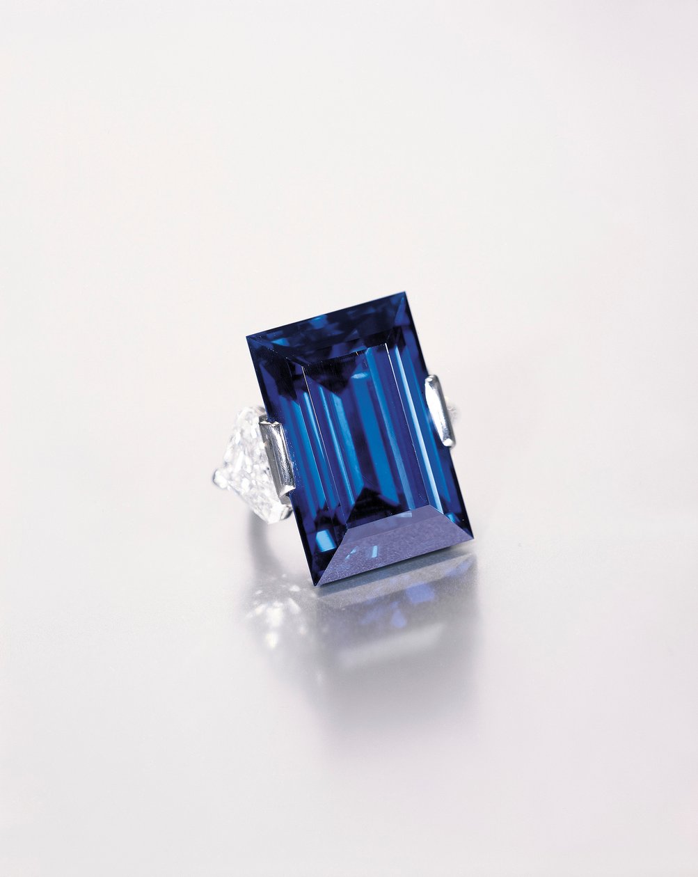 Rockefeller Sapphire (diamenty, szafir i platyna) autorstwa Tiffany and Company