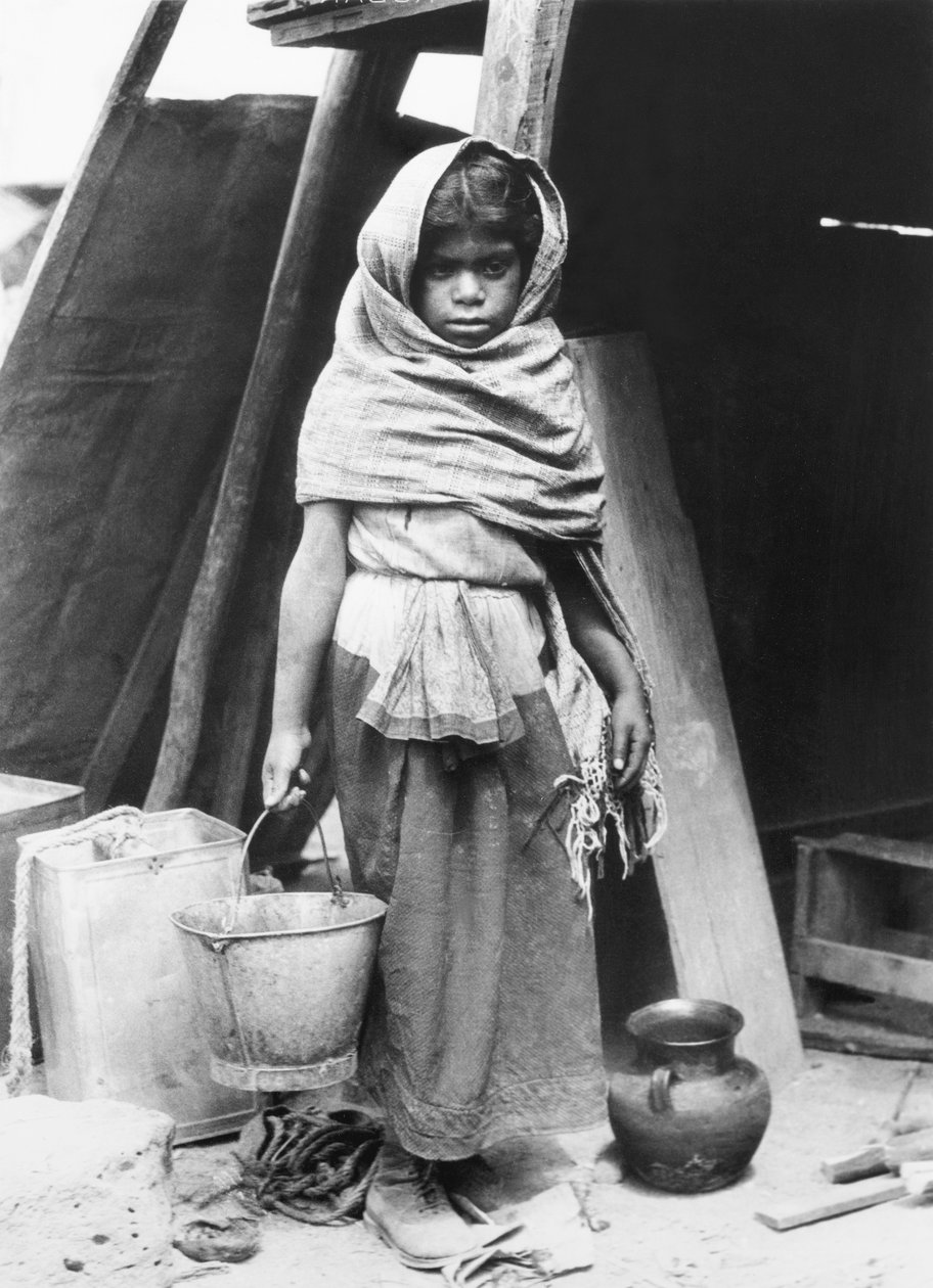 Dziewczyna niosąca wodę, Meksyk, 1927 autorstwa Tina Modotti