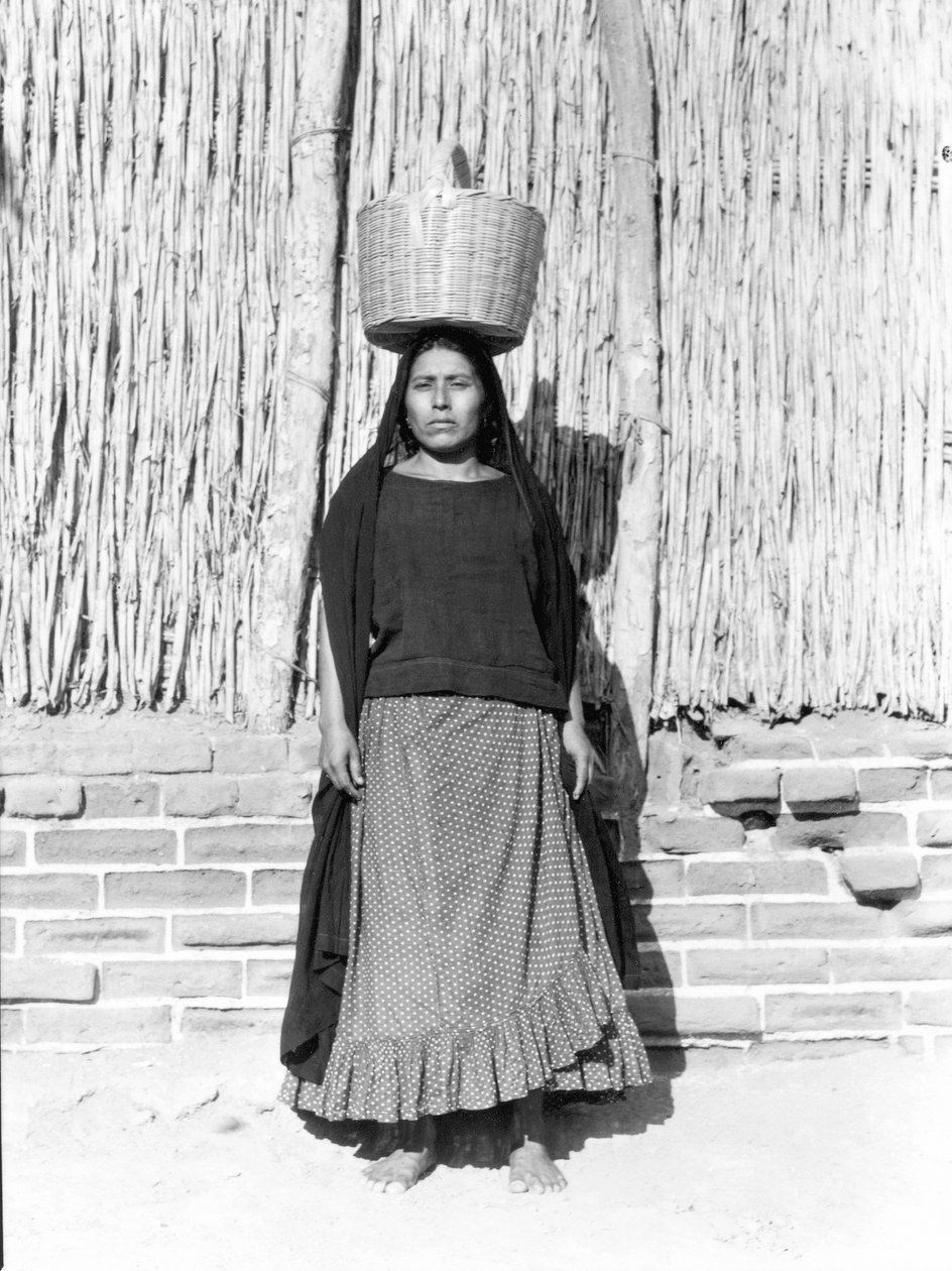 Kobieta w Juchitan, Meksyk, 1929 autorstwa Tina Modotti
