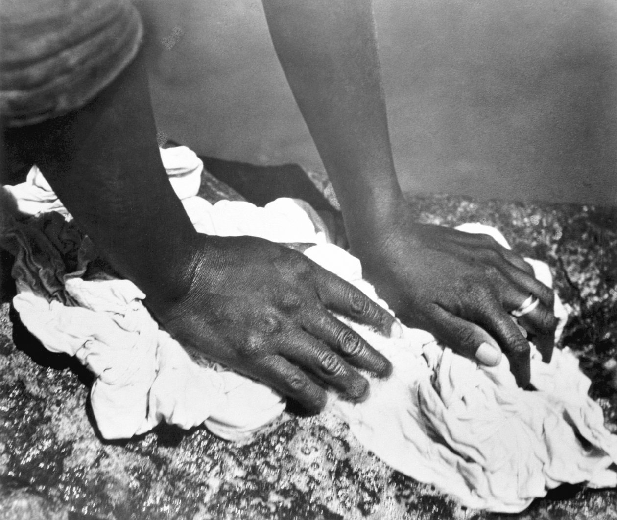 Ręce kobiety, Meksyk, 1926 autorstwa Tina Modotti