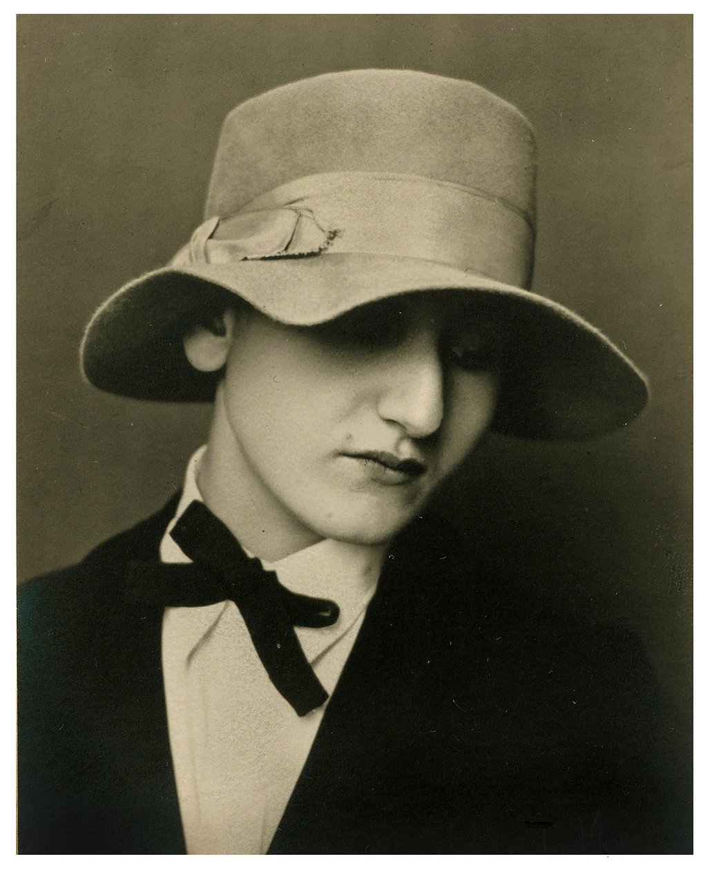 Portret Anity Brenner, ok. 1925 r. autorstwa Tina Modotti