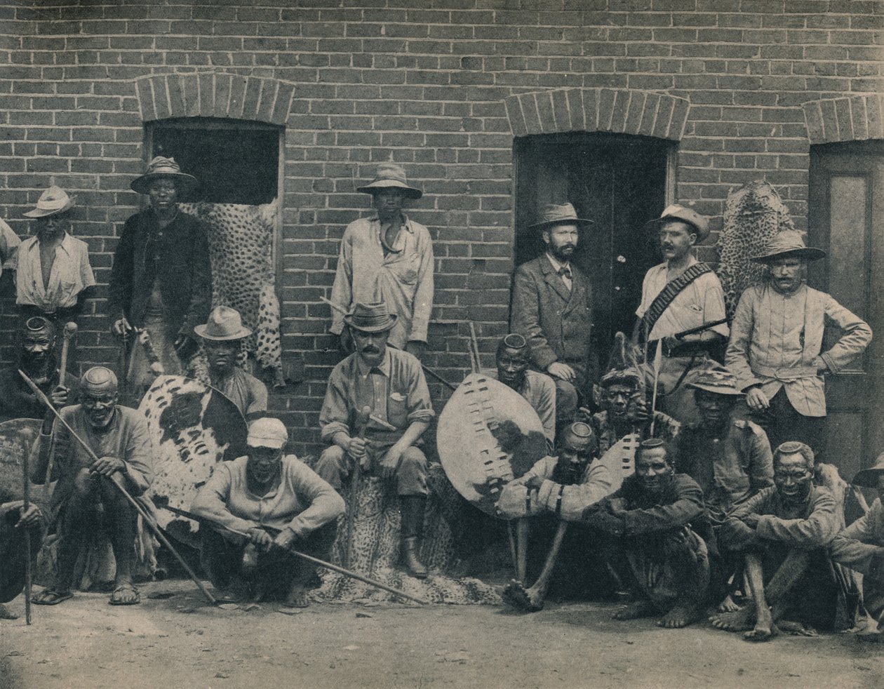Grupa Afrykanerów i Zulusów, ok. 1900. autorstwa Unbekannt