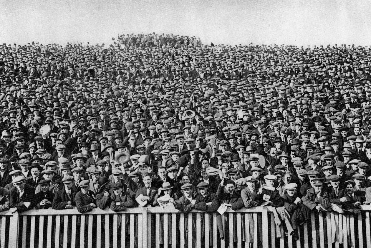 Sobotni zimowy tłum piłkarski, Londyn, 1926-1927 autorstwa Unbekannt