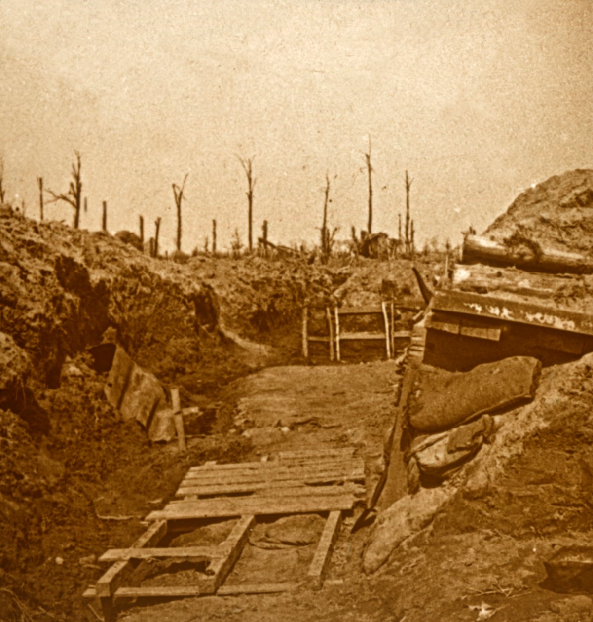 Po bombardowaniu, c1914-c1918 autorstwa Unbekannt