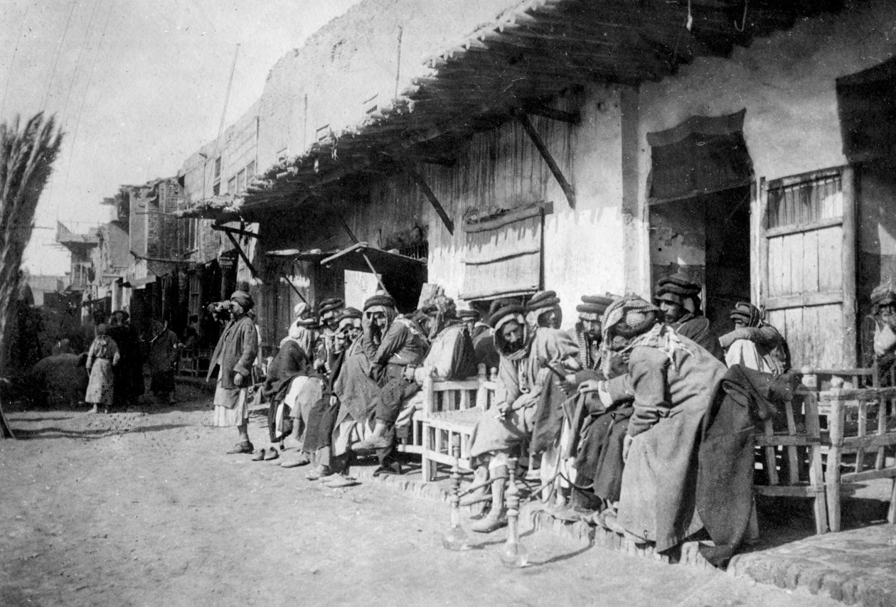 Arabska kawiarnia, Kazimain, Irak, 1917-1919 autorstwa Unbekannt