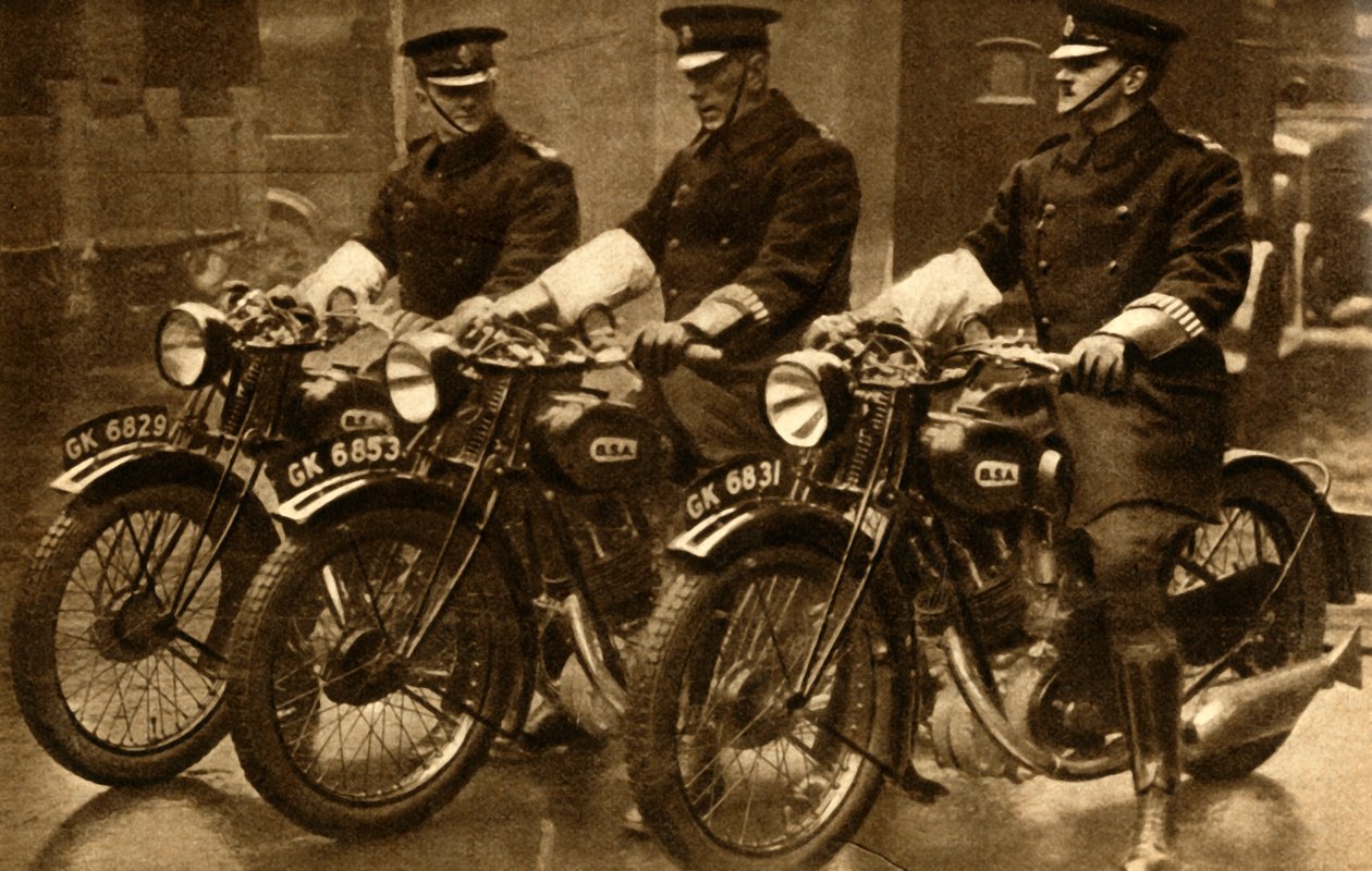 Brytyjska policja na motocyklach BSA, 1931, 1933. autorstwa Unbekannt