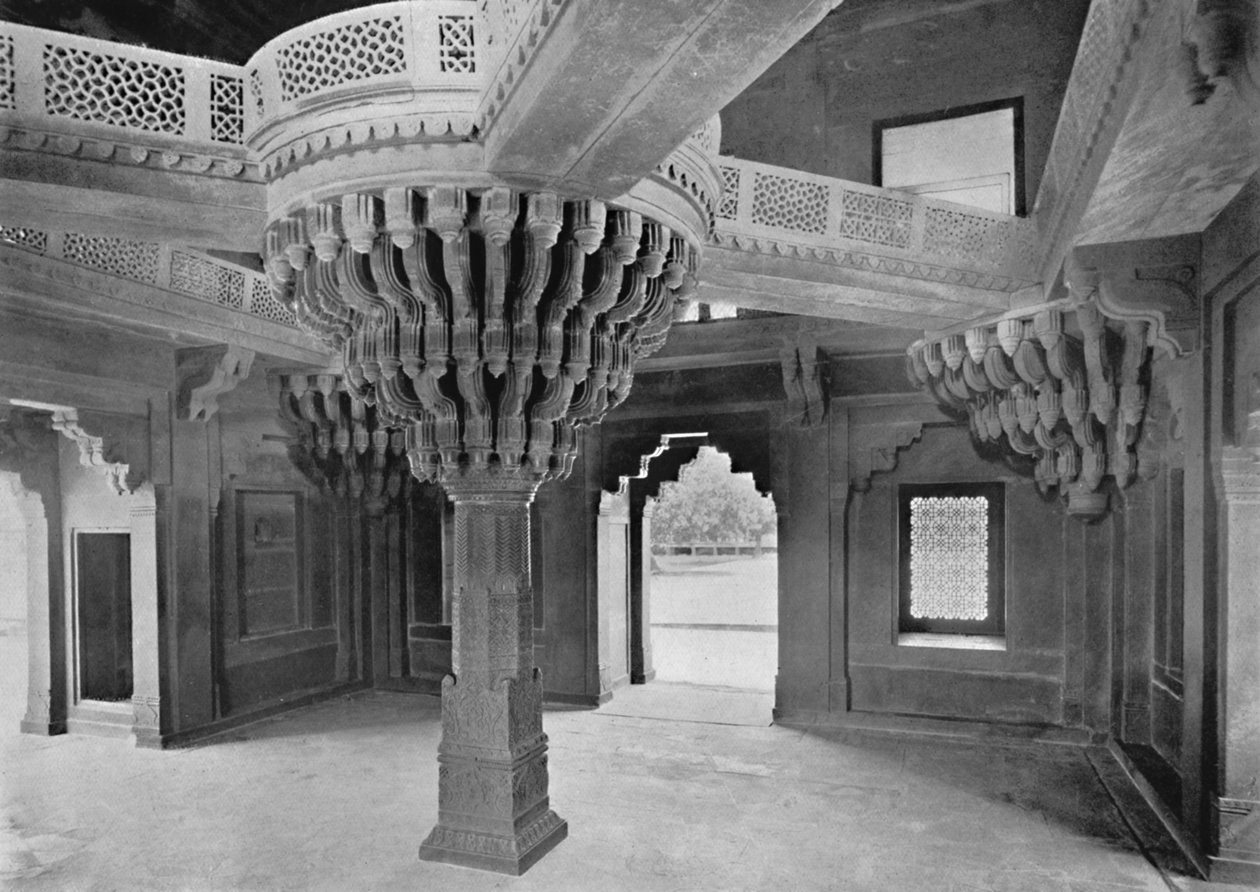 Fatehpur Sikri. Filar w Dewan-i-Khas, c1910. autorstwa Unbekannt
