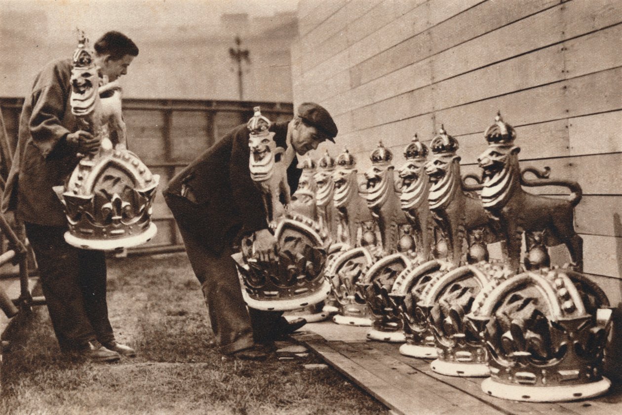 Pozłacane korony dla centrum handlowego, 1937 autorstwa Unbekannt