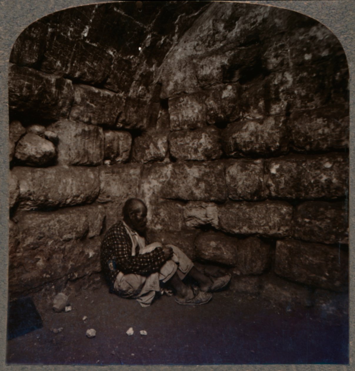 Wnętrze Grobu Łazarza, ok. 1900 autorstwa Unbekannt