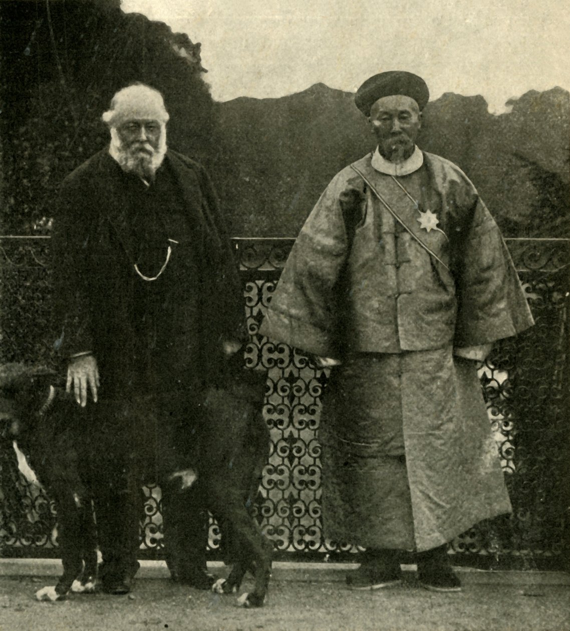 Lord Salisbury i Li Hung Chang, 1901. autorstwa Unbekannt