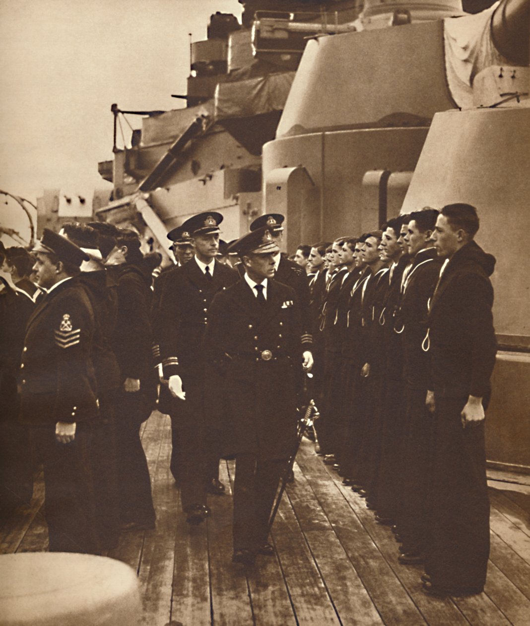 Mężczyźni H.M.S. Dąb Królewski, 1937 autorstwa Unbekannt