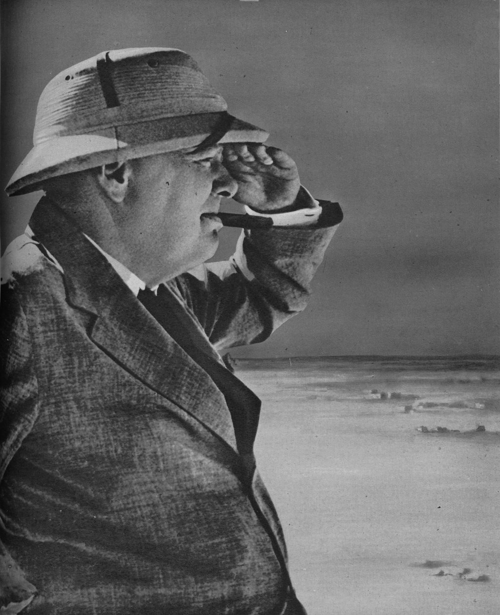 Churchill szpieguje wroga, 1943. autorstwa Unbekannt