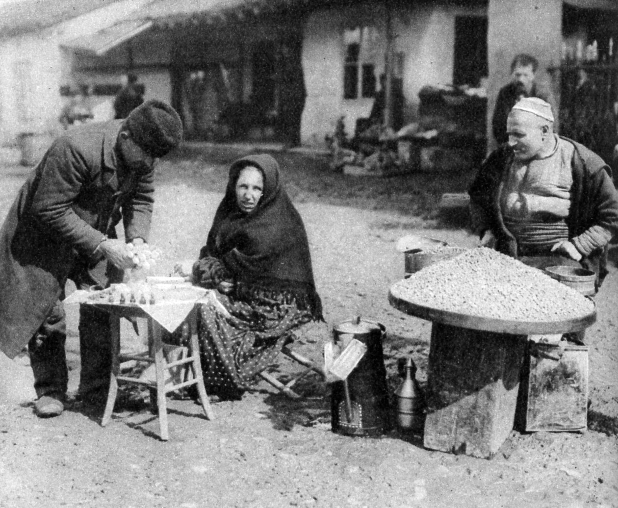 Handlarze orzeszków ziemnych i zapachów, Sofia, Bułgaria, ok. 1923 r. autorstwa Unbekannt