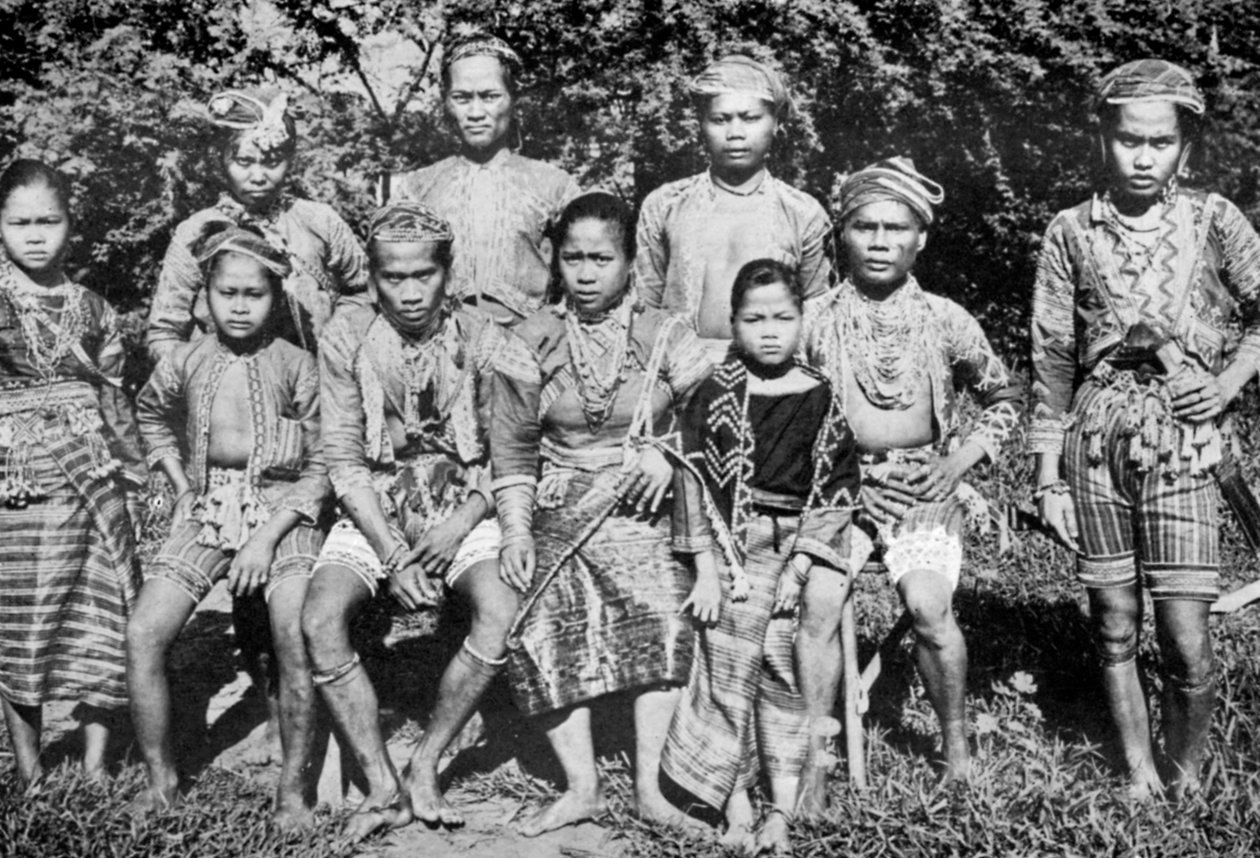 Filipińscy wyspiarze w strojach świątecznych, 1926 autorstwa Unbekannt