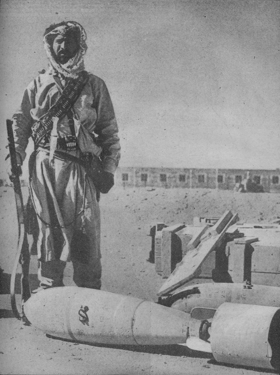 Malowniczy strażnik granicy z Irakiem, 1941. autorstwa Unbekannt