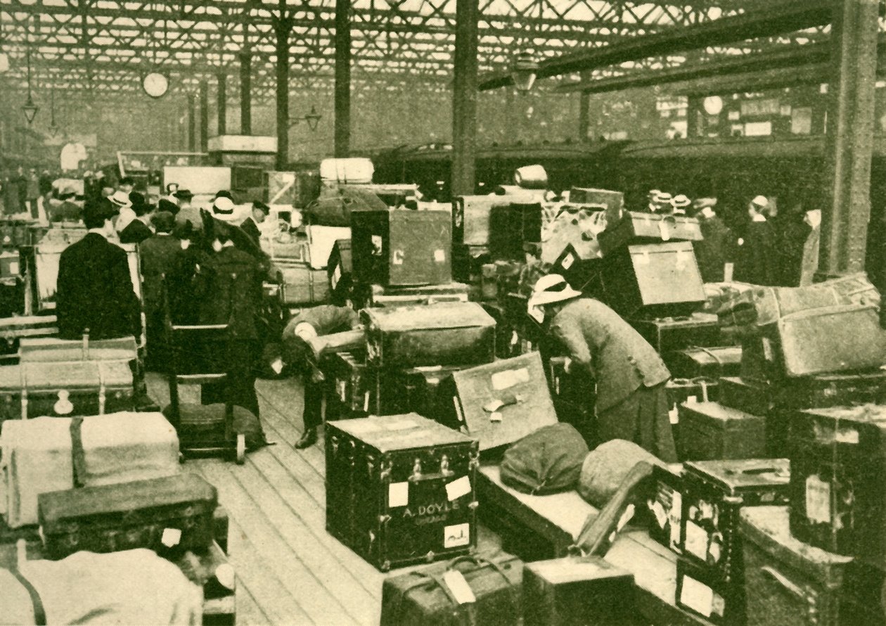 Sterty bagażu na stacji Charing Cross, 1930. autorstwa Unbekannt