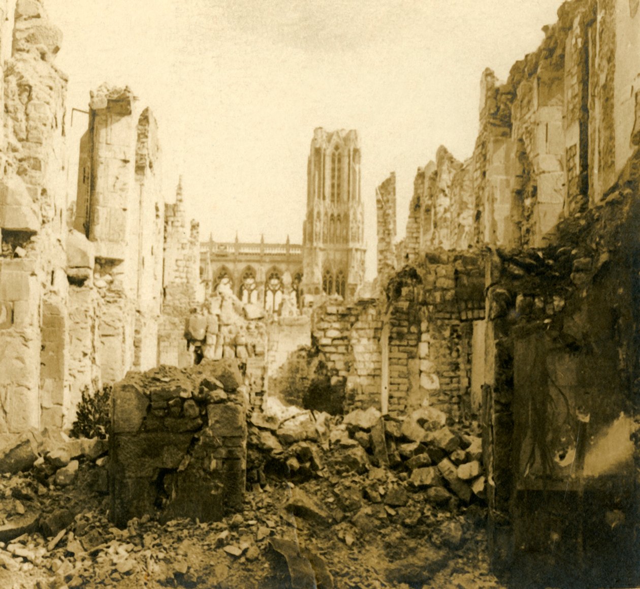 Katedra w Reims, Reims, północna Francja, c1914-c1918 autorstwa Unbekannt