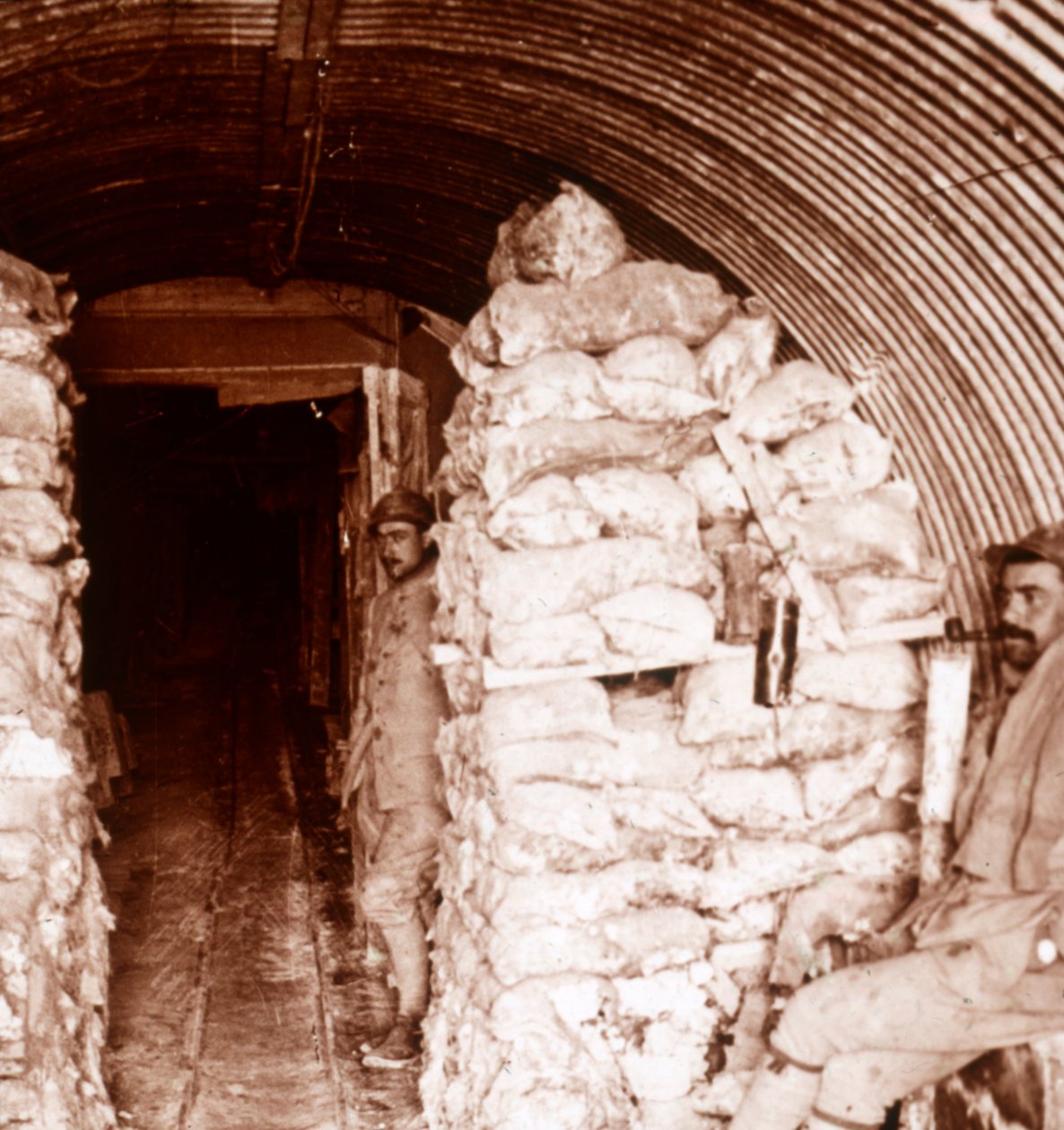 Wejście w workach z piaskiem, Szampan, Francja, c1914-c1918 autorstwa Unbekannt