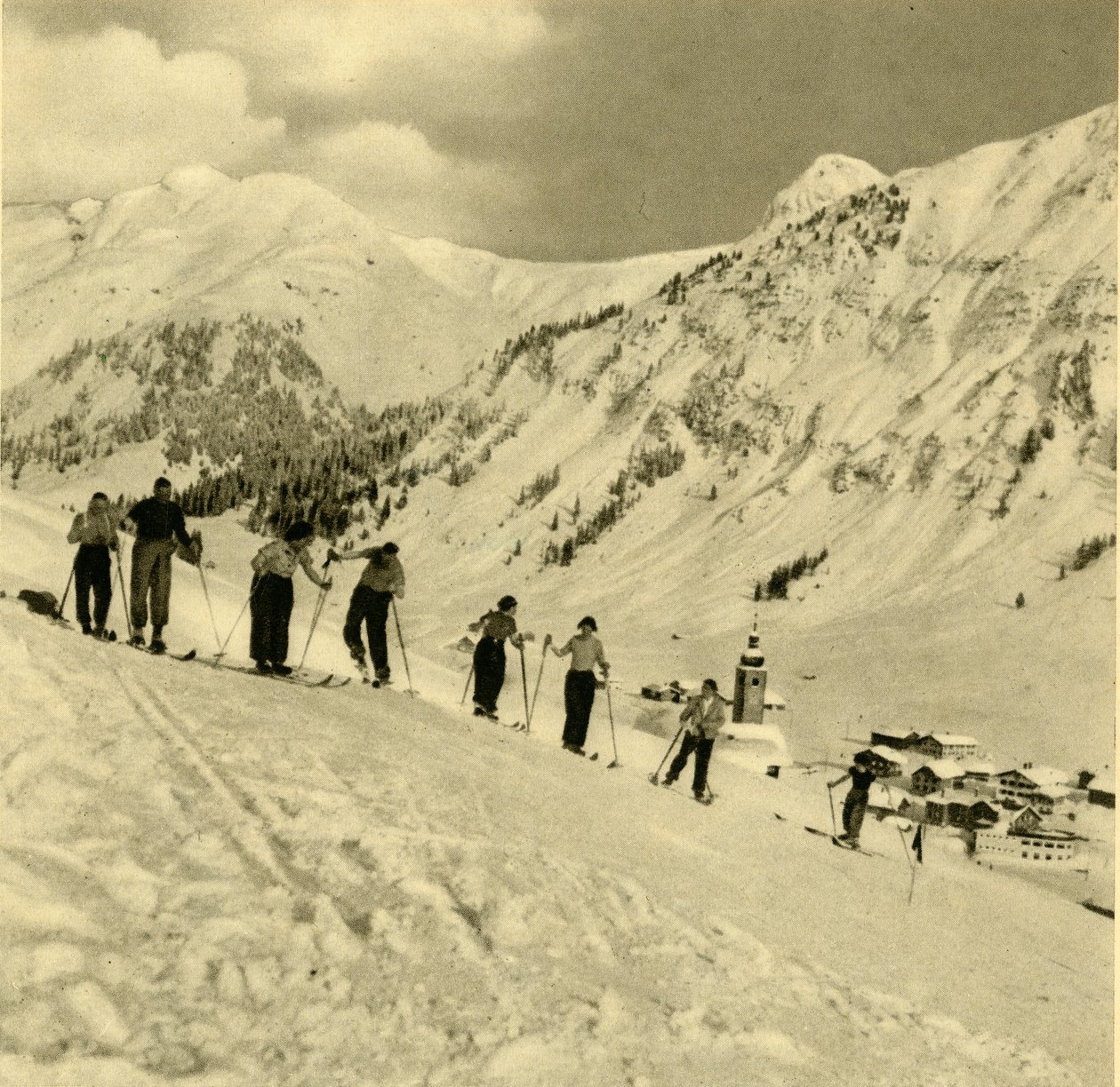 Lekcja narciarstwa, Arlberg, Austria, ok. 1935. autorstwa Unbekannt