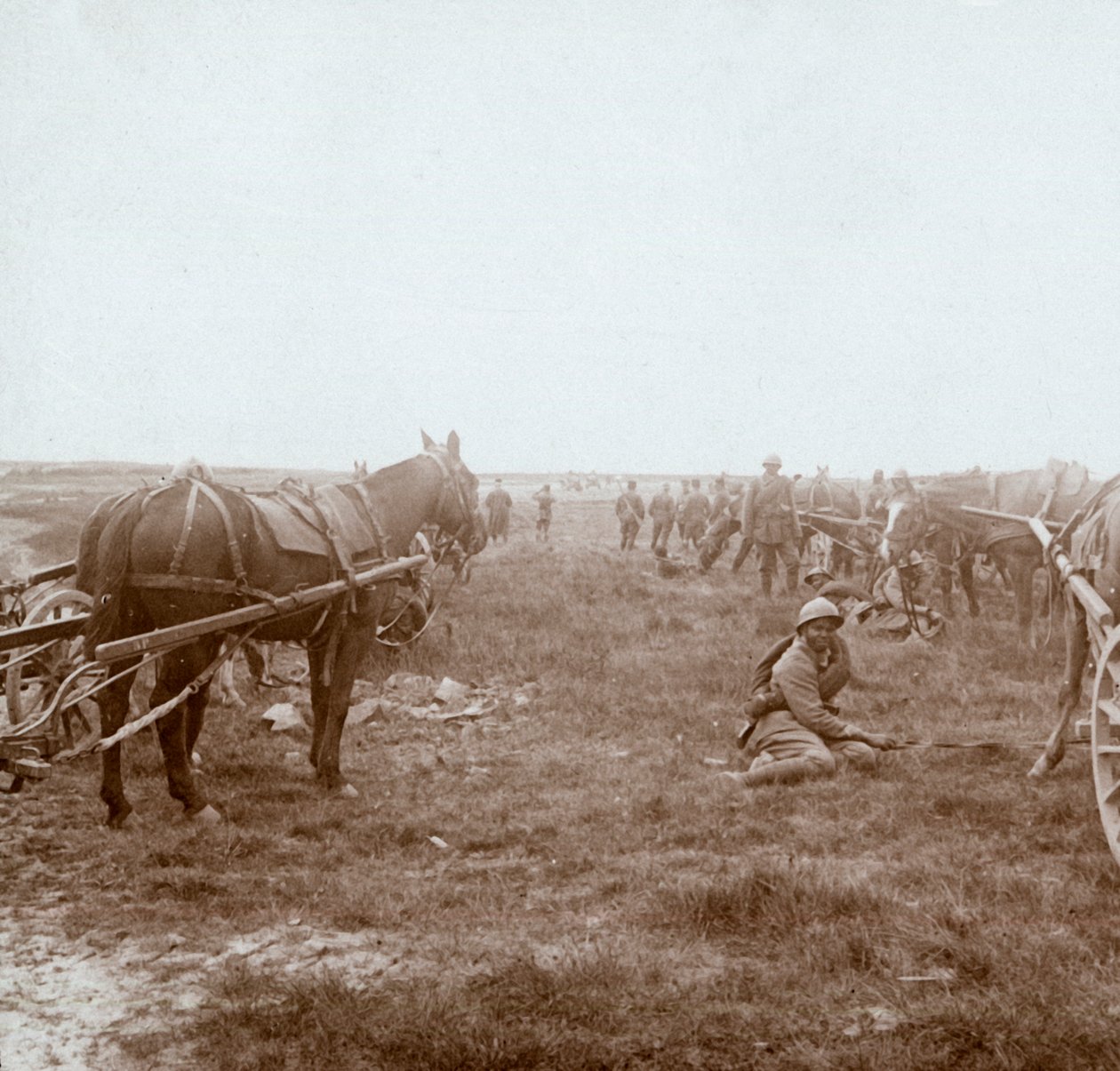 Żołnierze i artyleria konna, c1914-c1918 autorstwa Unbekannt