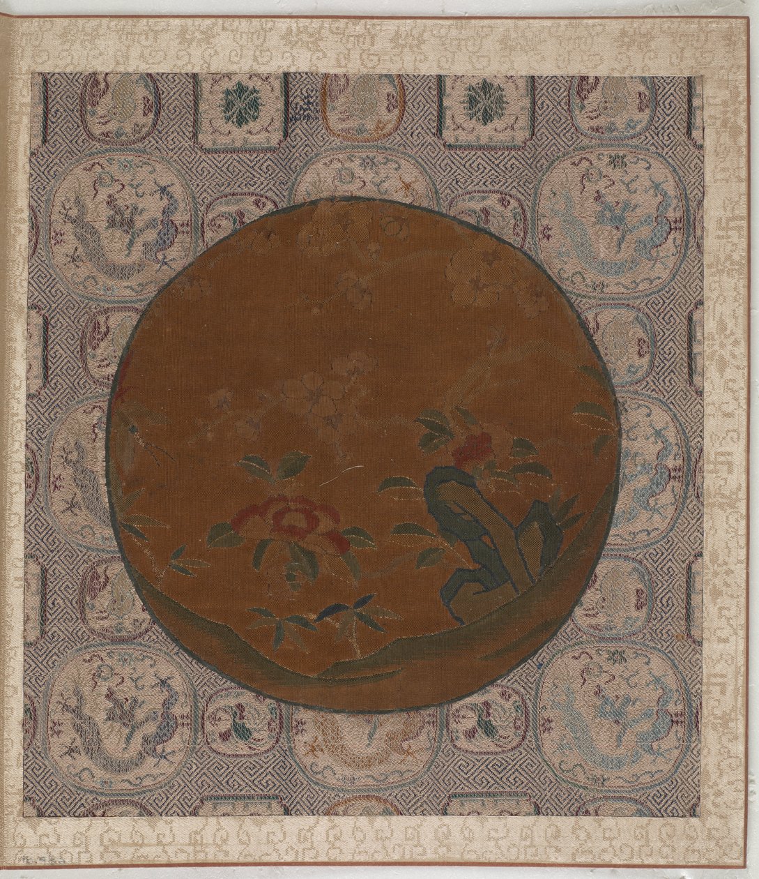 Tapestries Ko-ssu, Possibly Ming dynasty, 1368-1644.    1206597   pl       polish Successfully Translated  Original: Diana and Orion Translat: Diana and Orion 1253835 pl polish Successfully Translated Original: Giovane donna in déshabillé La toilette, c. 1 autorstwa Unbekannt