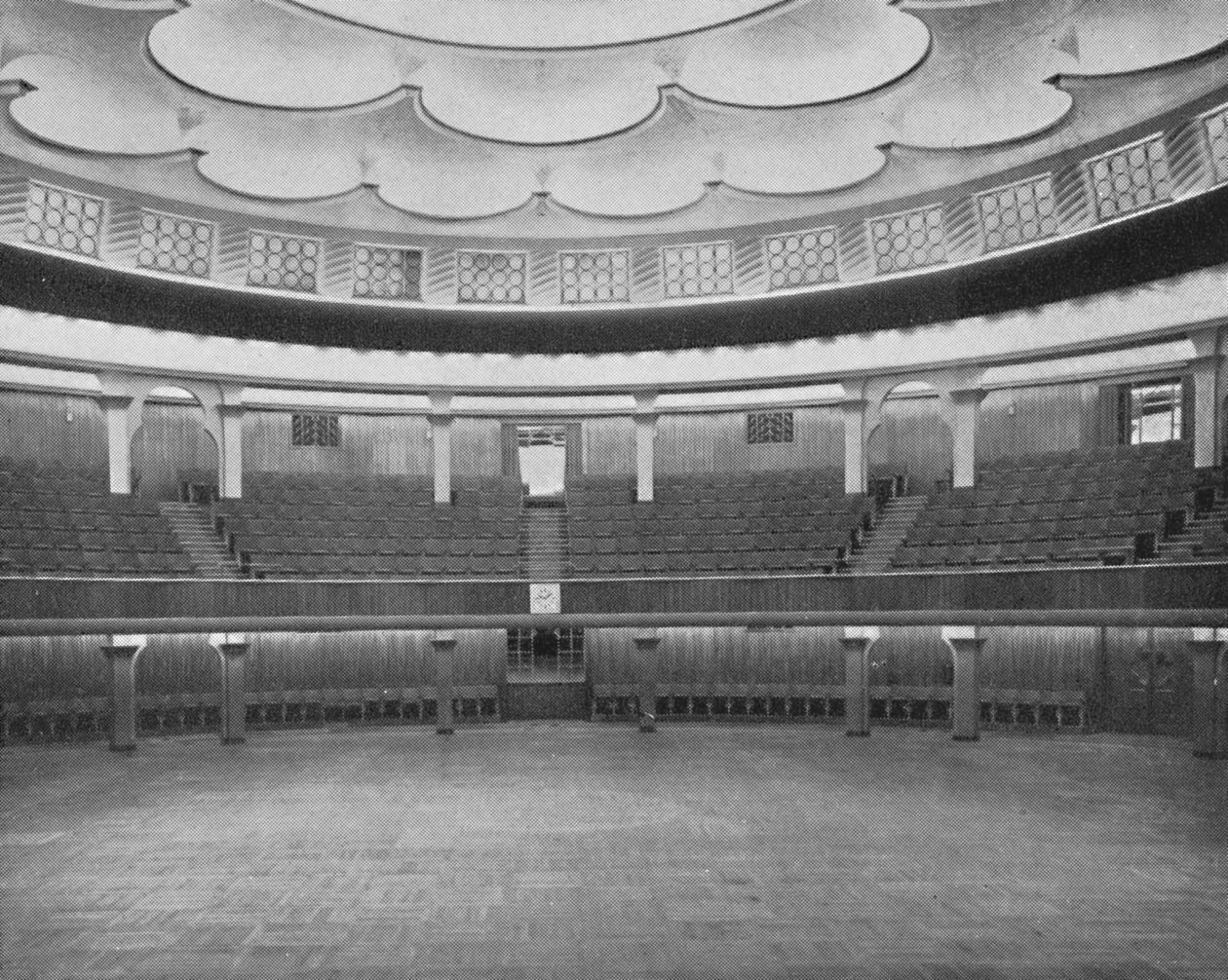 Kopuła: Patrząc z peronu, 1939 autorstwa Unbekannt