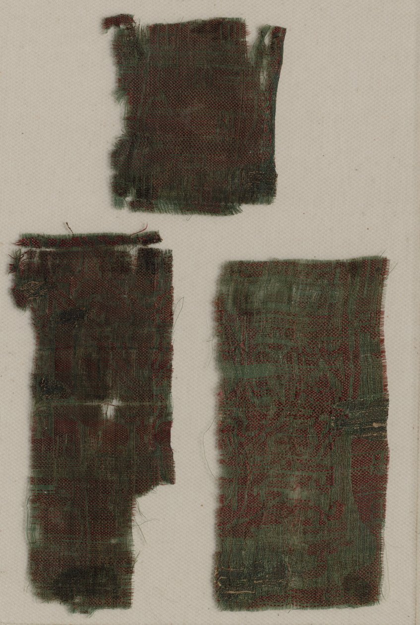 Trzy fragmenty włoskiego gotyckiego jedwabiu, 1300s. autorstwa Unbekannt