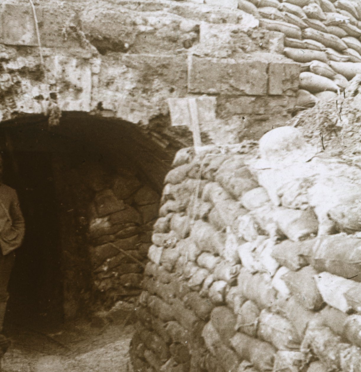 Tunel, Hełm Mt, Francja, c1914-c1918 autorstwa Unbekannt