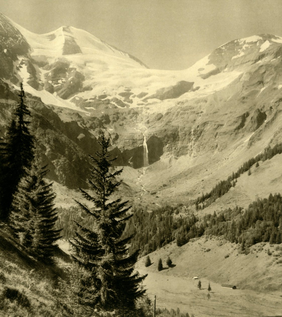 Wodospad w Käfertal w Ferleiten, Austria, c1935. autorstwa Unbekannt
