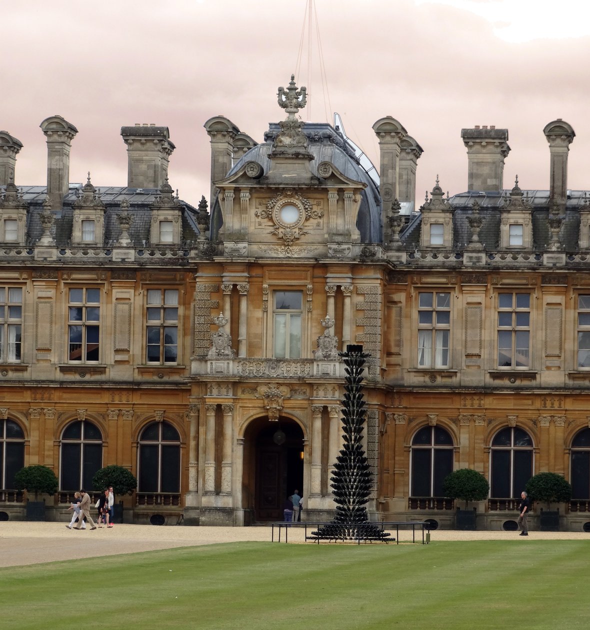 Na zewnątrz Waddesdon Manor autorstwa Lancelot Volders