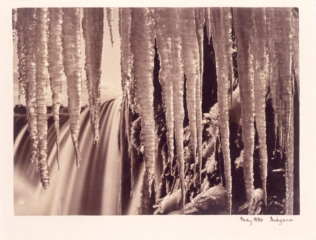 [Icicles, Niagara] autorstwa Unidentified