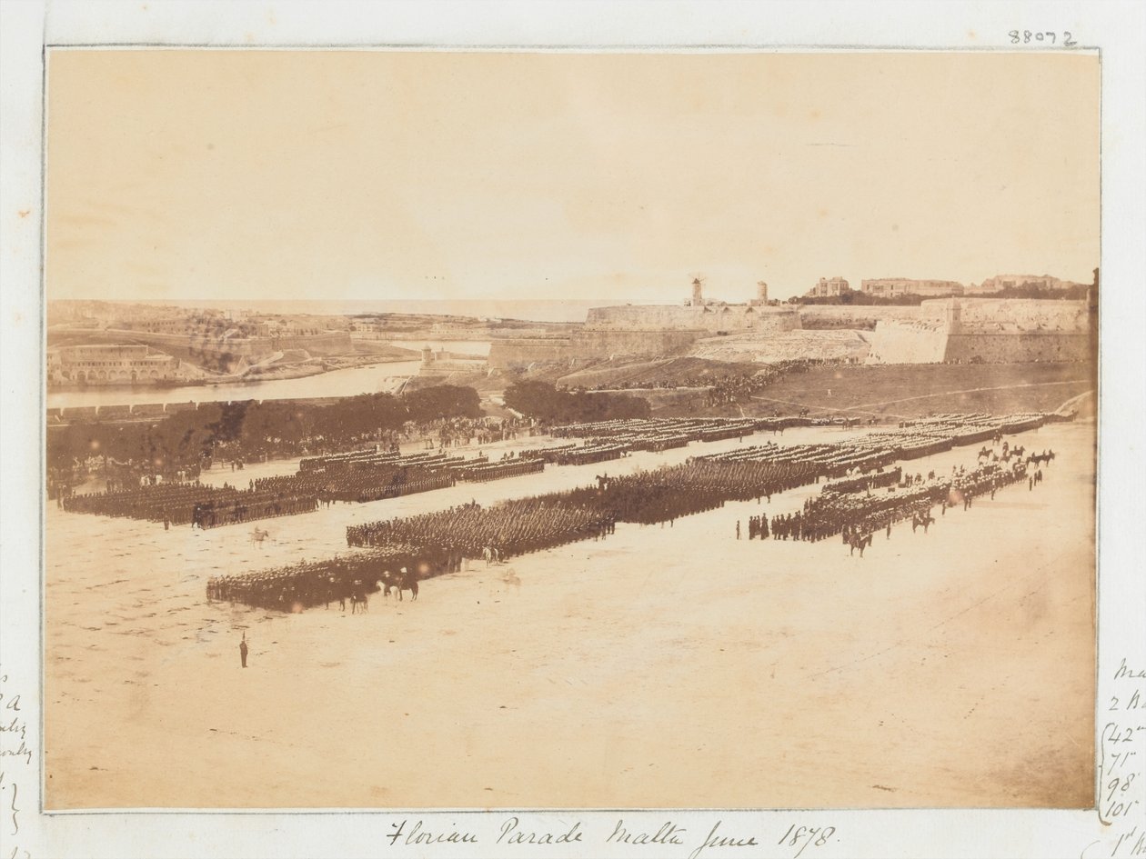 Parada Floriana, Malta, czerwiec 1878 autorstwa Unknown photographer