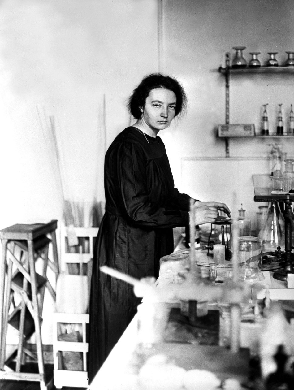 Irene Joliot Curie, ok. 1921 r. (zdjęcie czarno-białe) autorstwa Unknown photographer
