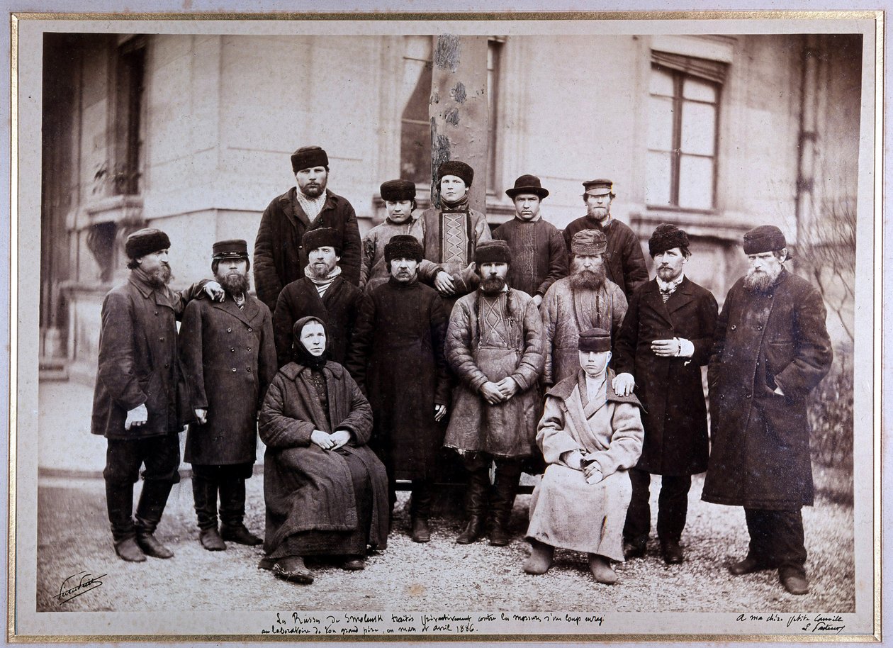 Rosjanie ze Smoleńska, traktaty przeciwko wściekliźnie autorstwa Unknown photographer