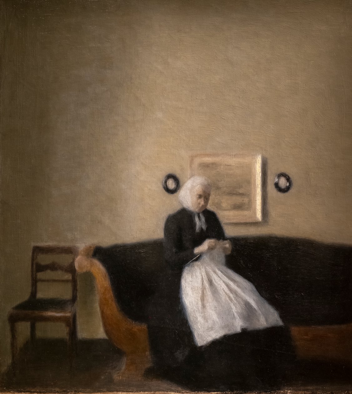 Wnętrze z matką artysty autorstwa Vilhelm Hammershoi