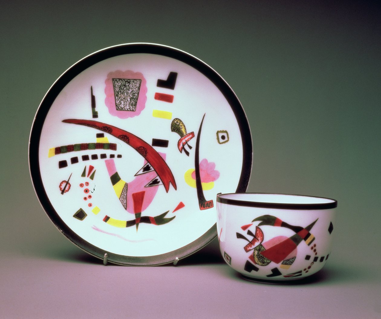 Filiżanka ze spodkiem, 1923 (porcelana) autorstwa Wassily Kandinsky