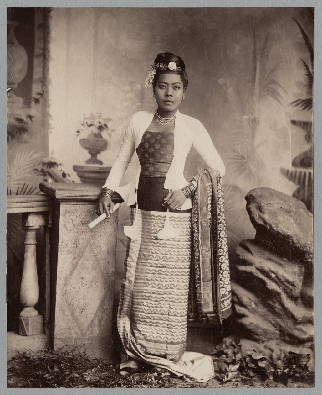 Birmańska dama (druk albumowy) autorstwa Watts and Skeen