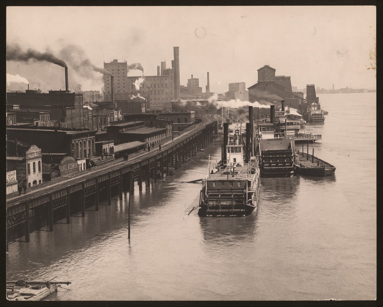Missisipi Riverfront podczas powodzi 1890; szczegół łodzi rzecznych. autorstwa William G. Swekosky