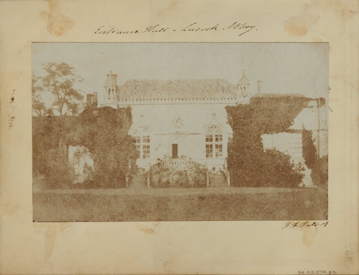 Opactwo Lacock, Front Zachodni. autorstwa William Henry Fox Talbot